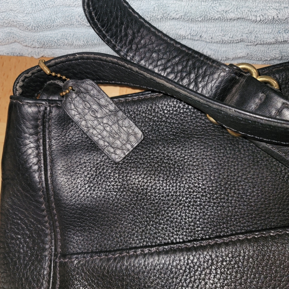 COACH Black Leather Shoulder Bag - Timeless Everyday Style